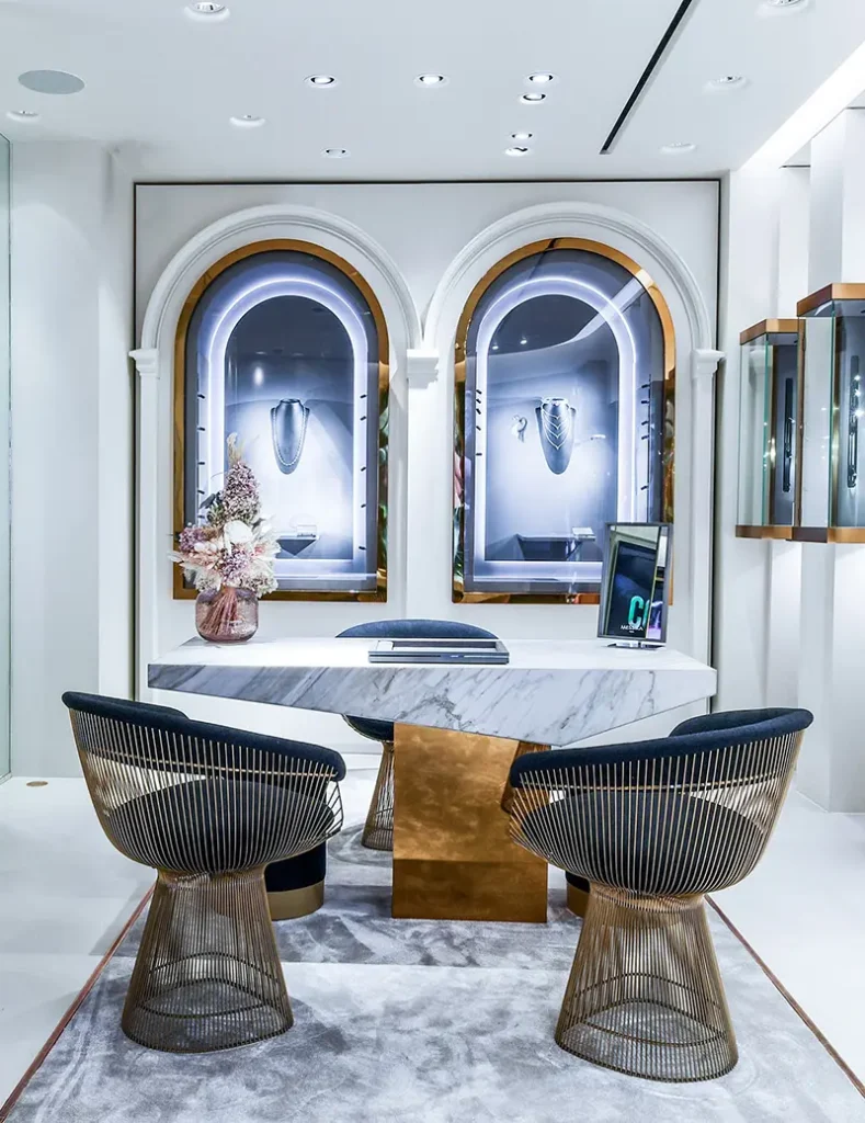 Custom showcases for jewelry stores