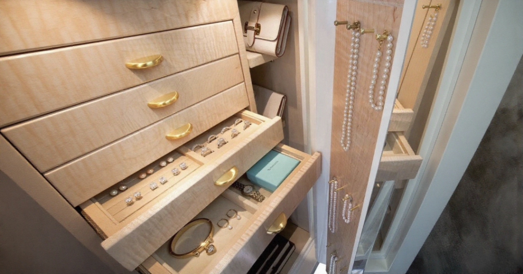 jewelry display vendors