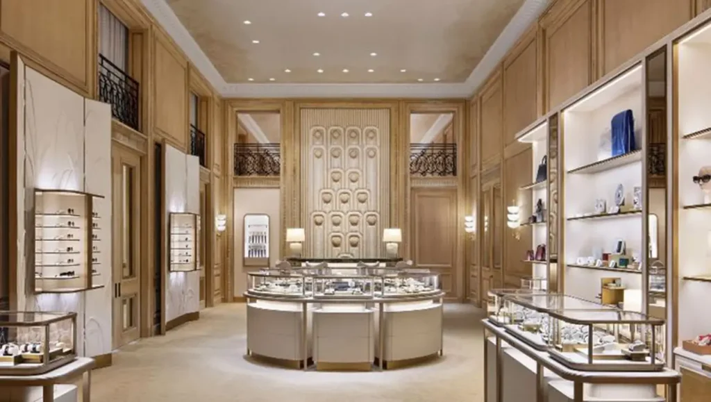 Middle East Jewelry Stand Display Solutions